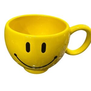 Teleflora Yellow Smiley Mug 20oz Oversized‎ Coffee Cup Happy Face Smiling Emoji